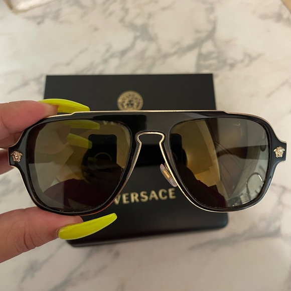 VERSACE SUNGLASSES - Picture 2 of 4